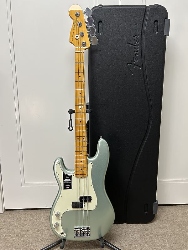 Fender American Professional II Precision Bass Left-Handed with Maple Fretboard - Mystic Surf Green