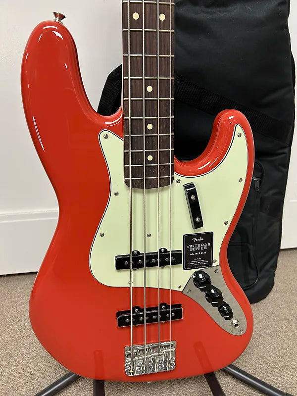 Fender Vintera II '60s Jazz Bass with Rosewood Fretboard - Fiesta Red