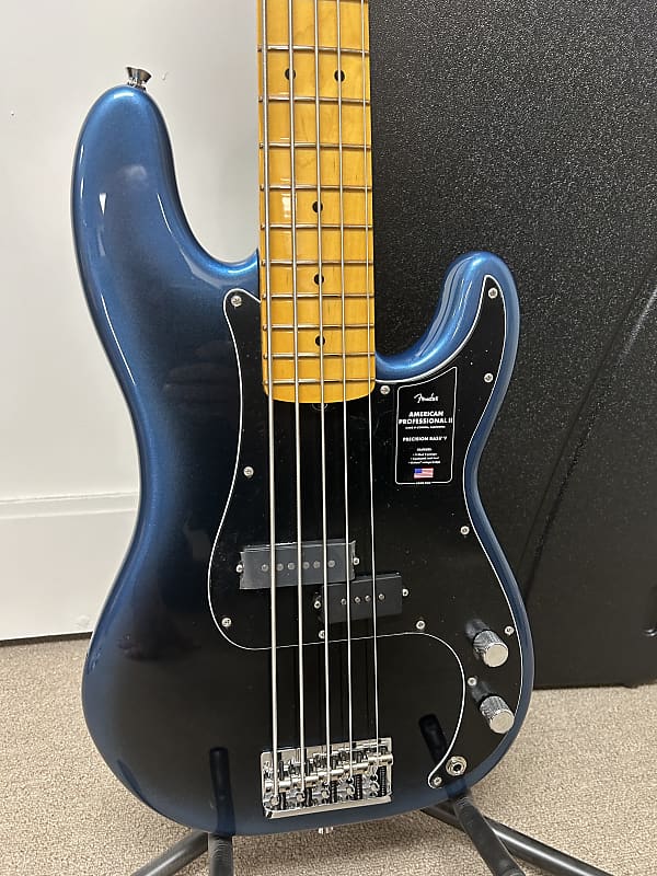 Fender American Professional II Precision Bass V with Maple Fretboard - Dark Night