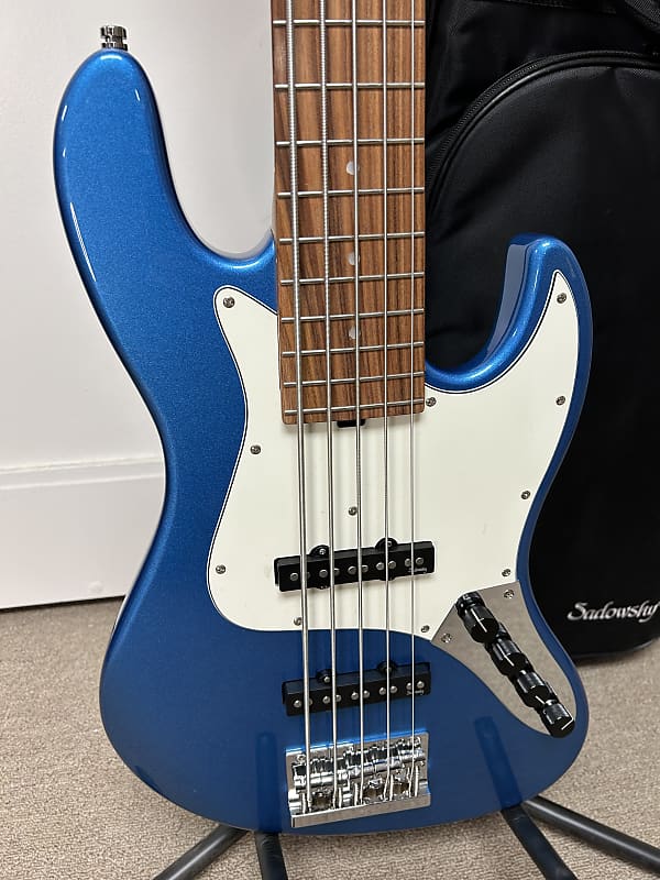 Sadowsky MetroExpress Vintage J/J Bass 5-String with Pau Ferro Fretboard - Ice Blue Metallic