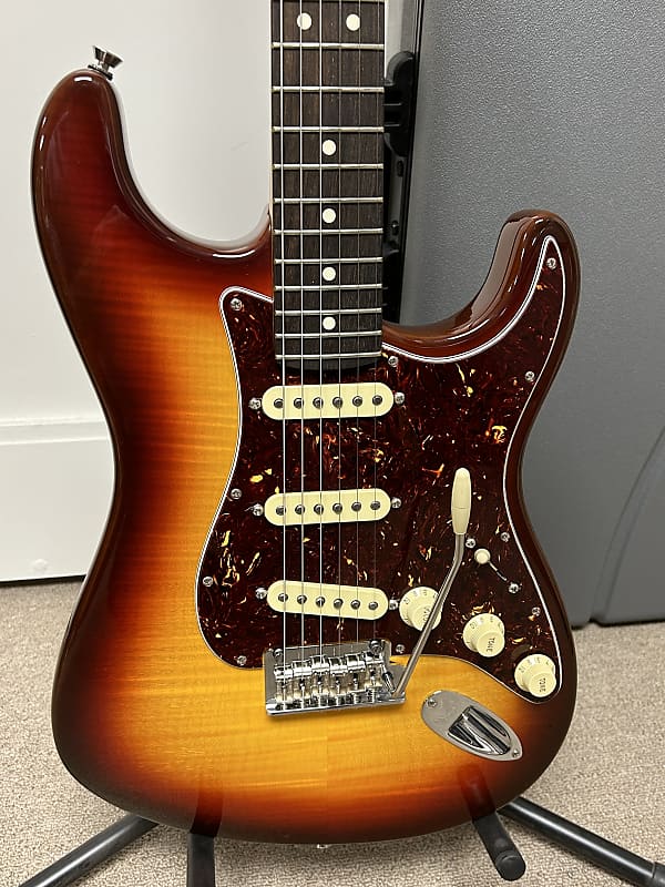 Fender 70th Anniversary American Professional II Stratocaster - Comet Burst