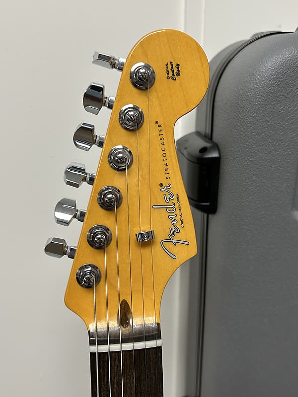 Fender 70th Anniversary American Professional II Stratocaster - Comet Burst