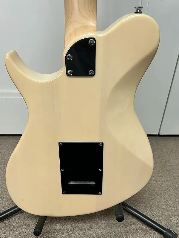 Aria Pro II Jet Baritone - See Through Vintage White