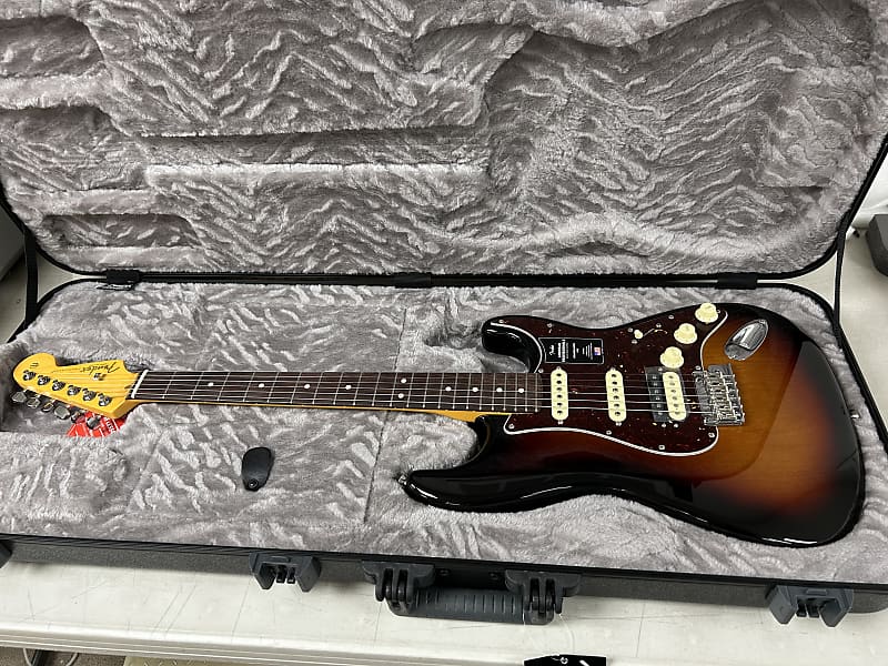 Fender American Professional II Stratocaster HSS with Rosewood Fretboard - 3-Color Sunburst