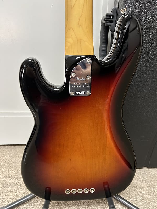 Fender American Professional II Precision Bass V with Rosewood Fretboard 2020 - Present - 3-Color Sunburst