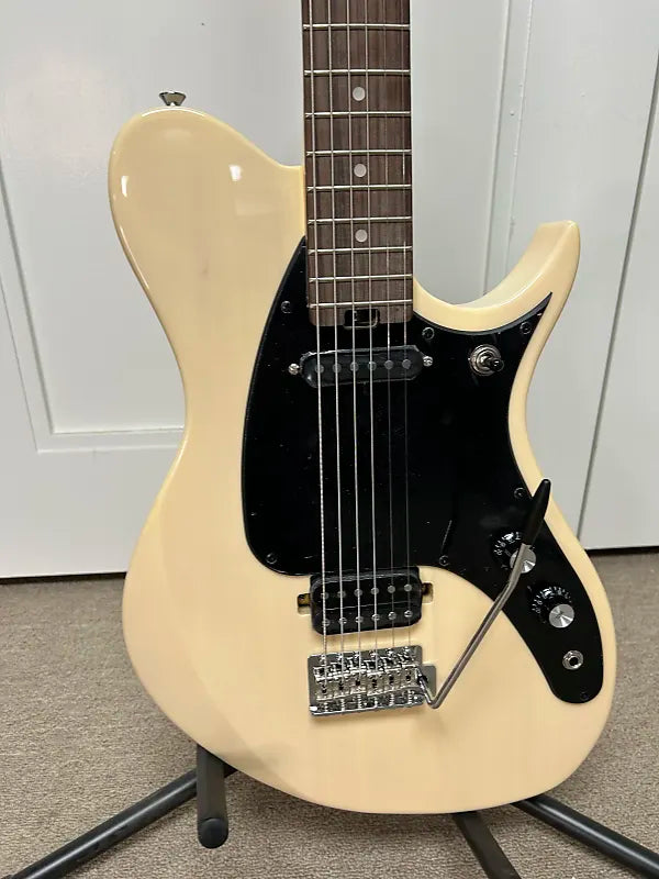 Aria Pro II Jet Baritone - See Through Vintage White