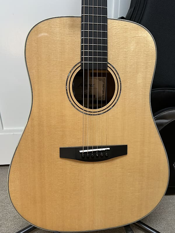 Alvarez LD70e Laureate 70 Dreadnought Acoustic-Electric Guitar - Natural